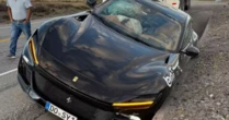 Empresário que está cruzando as Américas com Ferrari de R$7 milhões sofre acidente no Peru