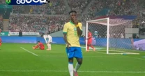 Vini Jr manda beijo após gol pela Seleção e web reage: 'Está querendo ser perdoado, Virginia'