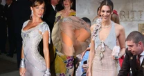 Há 22 anos, Gisele Bündchen brilhava com look vintage Dolce & Gabanna no Met Gala; duas décadas depois, ele foi destruído pela atual de seu ex