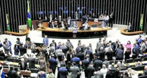 PT tenta trocar projeto Sóstenes sobre aborto por texto 'mais brando' na Câmara