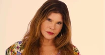 'Tive que me conter': aos 62 anos e com mais de três décadas de carreira, Cristiana Oliveira expõe a maior dificuldade para fazer sua 1ª novela vertical, 'Então é amor?'