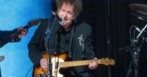 Bob Dylan contratou um novo guitarrista, mas grandes perguntas permanecem