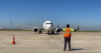 Irã fecha aeroportos em Teerã e suspende operações aéreas em meio à troca de ataques com Israel