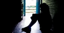 Pais são presos por suspeita de estupro e maus-tratos após morte de menina de 11 anos em São Gabriel