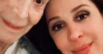 Claudia Raia posta foto com sua mãe falecida e comove fãs