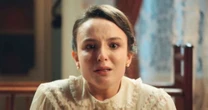 O que acontece com Estela em 'Êta Mundo Melhor!'? Personagem misteriosa de Larissa Manoela sofre perda dolorosa nos primeiros capítulos da novela