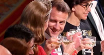 Macron é flagrado dando piscadinha para Kate Middleton em banquete da Família Real