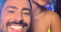 Amigos? Após polêmicas Cauã Reymond e Bella Campos surgem juntos em foto