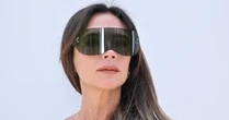 Por que Victoria Beckham não sorri nas fotos? 'Mistério' é solucionado em documentário da Netflix: 'Estou sorrindo por dentro, mas'
