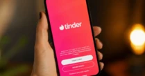 Homem finge câncer terminal para dar golpe em mulher que conheceu no Tinder e é condenado