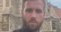 Novo vigário bonitão de Igreja na Inglaterra rouba a cena nas redes sociais