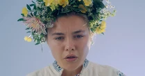 Florence Pugh diz que Midsommar a mergulhou em meses de depressão: 'Eu havia abusado de mim mesma'