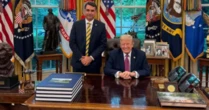 Quem ganha e quem perde com o tarifaço de Trump? Especialistas analisam cenário eleitoral