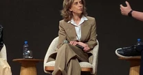 Fernanda Torres relembra insegurança financeira na infância: 'Meus pais viviam endividados'