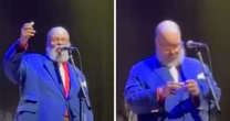 Ed Motta interrompe show após ser atingido por rolha lançada da plateia: 'Caramba'