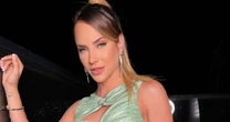 Gabi Martins posa em piscina de nova mansão luxuosa: 'Especial'