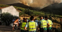 'Nos sentimos abandonados pelas autoridades', desabafa morador em meio aos incêndios em Portugal