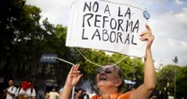 Relatório aponta Argentina entre os 10 piores países do mundo para trabalhadores em 2026