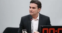 União Brasil suspende funções de Celso Sabino, mas ministro ganha sobrevida ao não ser expulso