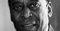 Influenciador causa indignação ao fazer tour em mansão deixada por Pelé