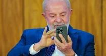 Lula diz que o Brasil, 'em muitas coisas, é muito mais democrático' do que os Estados Unidos'