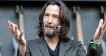 Frase do dia de Keanu Reeves, famoso ator de Hollywood, sobre o sucesso: 'Dinheiro não significa nada para mim. Ganhei muito dinheiro, mas quero aproveitar a vida e não me estressar aumentando minha conta bancária'