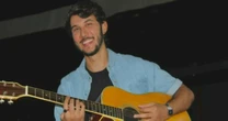 O inesperado e certeiro amor que transforma rotas: Relvas apresenta o pop leve de 'Hora Errada'