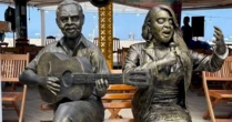 Preta Gil é Imortalizada com estátua na orla de Copacabana