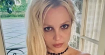 Britney Spears é recebida por autoridades em aeroporto após causar confusão em voo