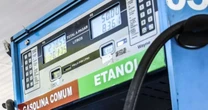 Governo deve decidir aumento do etanol na gasolina para 32% nesta terça-feira