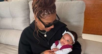 Ludmilla posta foto com fillha Zuri e fãs comentam: 'Idêntica à mamãe'