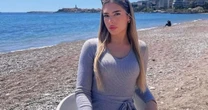 Modelo morre após ter ataque de pânico durante voo de parasailing e desafivelar o cinto