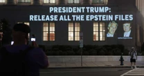 Trump falha ao tentar retomar controle da narrativa sobre caso Epstein e sofre pressão de aliados