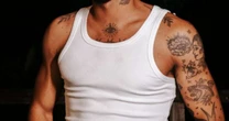 "Peão Todo Tatuado": veja letra da música do Jeninho
