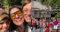 Ex-atriz Carol Machado choca ao surgir com ex-mulher e filhas: 'Família'