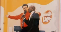 Ratinho lamenta morte de Azulão, ex-assistente de palco: 'A saudade aperta o coração'