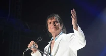 Roberto Carlos comemora 84 anos em show especial, com direito a bolo; confira fotos