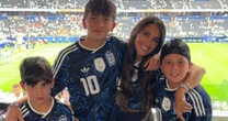 Filho mais velho de Messi rouba a cena na torcida da Argentina na Copa do Mundo 2026: 'Enorme'