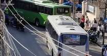 Criminosos sequestram ônibus e bloqueiam via na zona norte do RJ