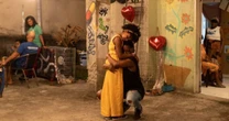 'A Melhor Mãe do Mundo', filme inédito de Anna Muylaert, ganha nova imagem; veja com exclusividade