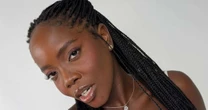 Clara Moneke fica 'impactada' com a sua 'mini sósia'; veja fotos e compare