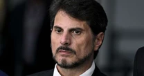 Marcos do Val desembarca no Brasil e coloca tornozeleira eletrônica