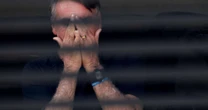 Tática de buscar ajuda externa piora situação de Bolsonaro, agora sob nova investigação