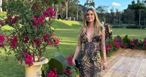 Lavínia Vlassak surpreende com mudança de visual em festa de casamento com o marido