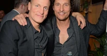 12 anos depois de True Detective, Woody Harrelson e Matthew McConaughey se reencontram em uma nova comédia no streaming: E já temos data de estreia