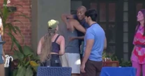 'Power Couple': Famoso pega cadeira em treta com Rayanne e provoca caos