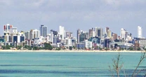 João Pessoa desponta no turismo e tem boom imobiliário