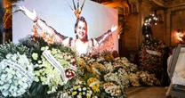 De Lula a Ivete: veja o que famosos escreveram para Preta Gil em coroa de flores