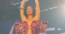 Após separação de Orlando Bloom, Katy Perry chora durante encerramento de parte da turnê