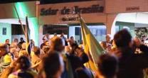 Apoiadores de Bolsonaro fazem buzinaço e se reúnem em frente ao condomínio do ex-presidente: 'O Brasil vai parar'